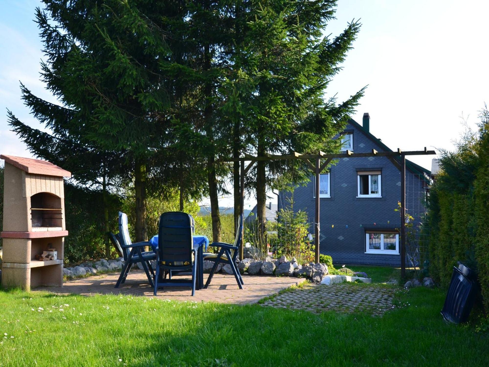 Holiday Home In Neustadt Am Rennsteig With Pond Exteriér fotografie
